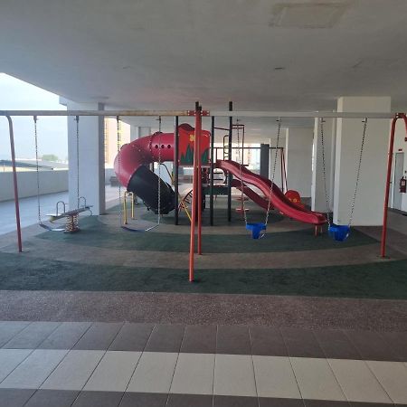 Seaside Haven Homestay Seaview Unit With Pool Opposite Ktcc & Mayang Mall - Pangsapuri Ladang Tanjung Kuala Terengganu Luaran gambar
